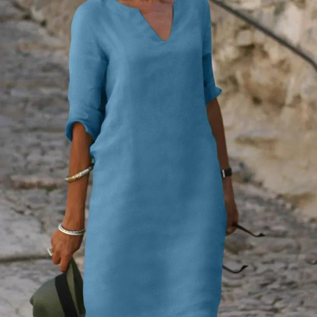 Lola - Relaxed V-Neck Dress