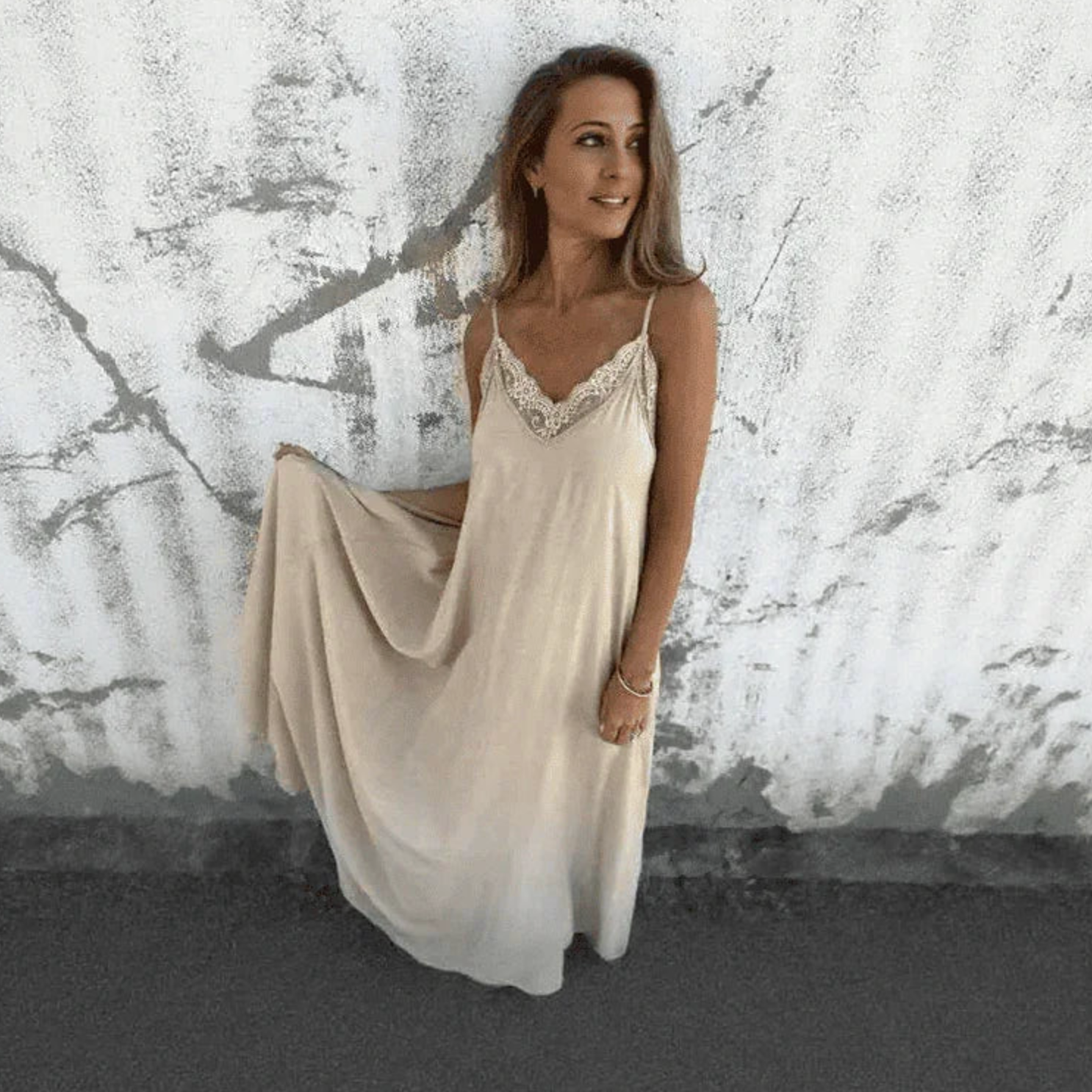 Carolina - Elegant Sleeveless Dress